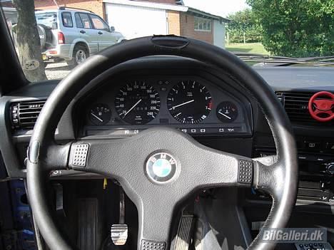 BMW 320i SOLGT - Styrhuset hehe billede 10