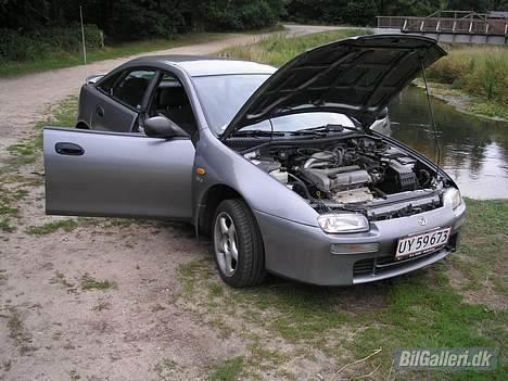 Mazda 323 F  Solgt..... billede 4