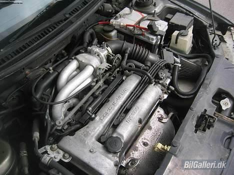 Mazda 323 S LX *SOLGT* billede 5