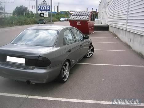 Mazda 323 S LX *SOLGT* billede 10