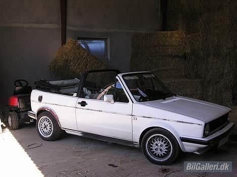 VW GOlf 1 Cabrio''SOLGT'' - Sådan så den ud da jeg fik den hehe , vent til at se det færdige result´s , hehe billede 2