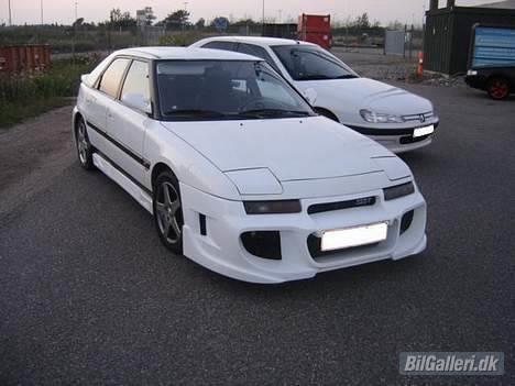 Mazda 323 F *Solgt* billede 2