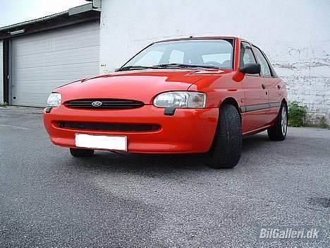 BMW 320 I E 30 -SOLGT- - Min solgte bil, Ford Escort 1.8 CLX 1995 billede 13