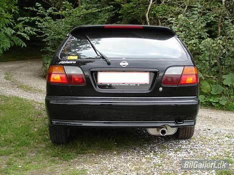 Nissan Almera SRX SOLGT - Diskret bagende. Der er ikke mange der kan se at det er en GTI. billede 2