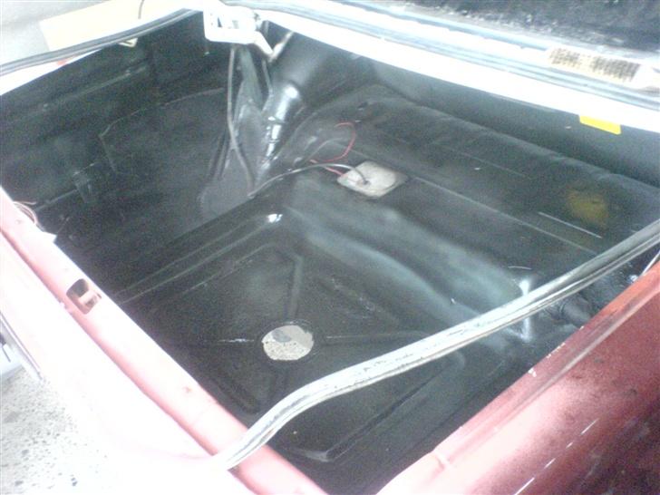 Volvo 242 solgt - baggage rummet skulle os have en tur billede 7