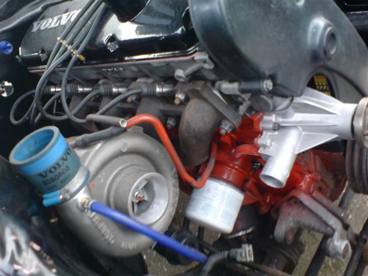Volvo 242 solgt - den nye motor b23et billede 8
