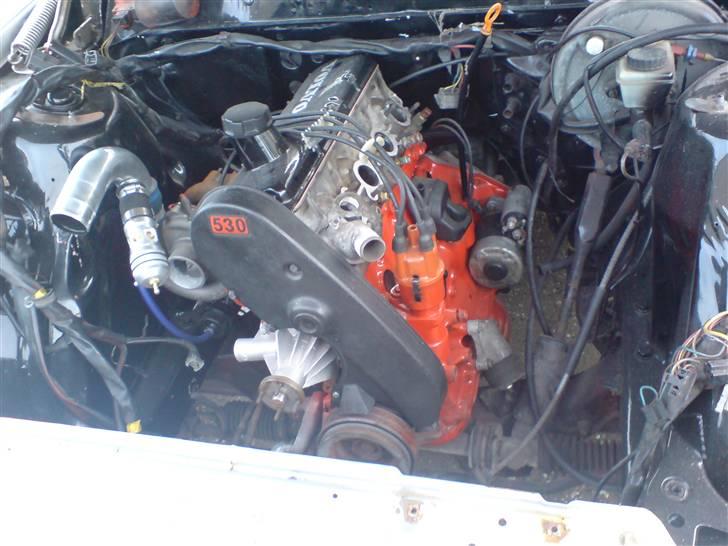 Volvo 242 solgt - den nye motor b23et billede 9