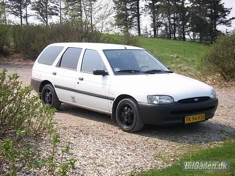 Ford Escort 1,6i 16V st. car - I Naturen :-) billede 16