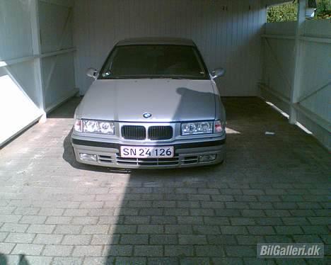 BMW 325i solgt billede 7