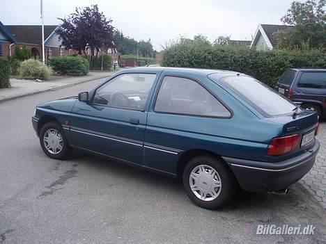 Ford escort byttet væk  - billed fra den anden side  billede 2