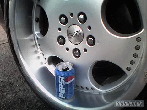 BMW e34 Projekt.....SOLGT - Mine fælg med den lille kant..hehe billede 2