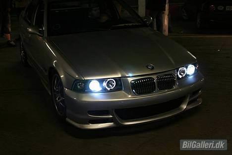 BMW e36 318i  SOLGT billede 9