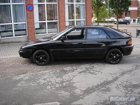 Mazda 323f "knight Rider" solgt billede 1