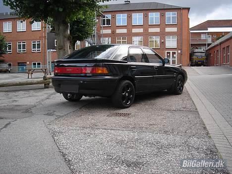 Mazda 323f "knight Rider" solgt billede 5