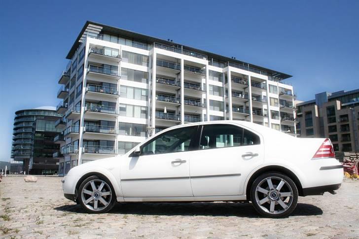 Ford Mondeo (Solgt) - Skyfri himmel ved Islands Brygge d. 25/5-08 billede 1