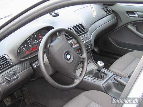 BMW 320 d st.car  billede 3