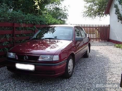 Opel vectra TOTAL SKADET billede 1