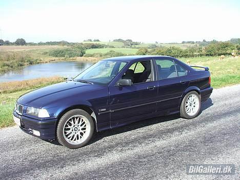 BMW e36 316i/318is *solgt* billede 1