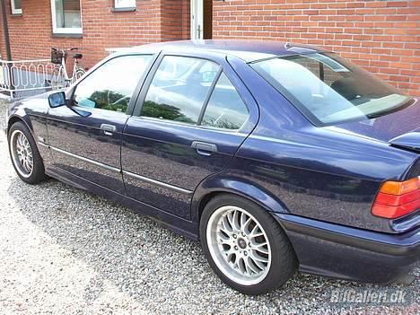 BMW e36 316i/318is *solgt* billede 4