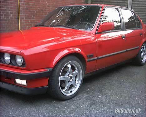 BMW E30 320i - D16/8-06 Med de nye (brugte) fælge 7,5x16 Borbet t...  Man kan måske lige ane det nye lys Xenon-look 7500k... billede 19