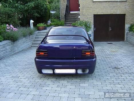 Toyota Corolla ------solgt------ - udstødningen skal lige rykke ud gennem nettet :) billede 2