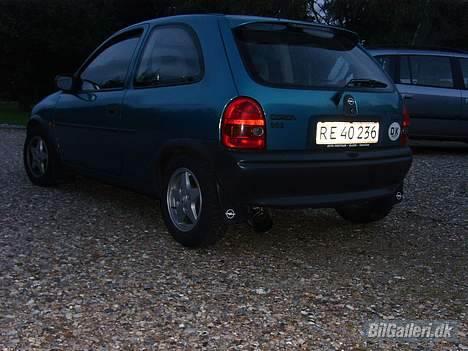 Opel Corsa B "Solgt" - Efter med ny bagpot billede 3