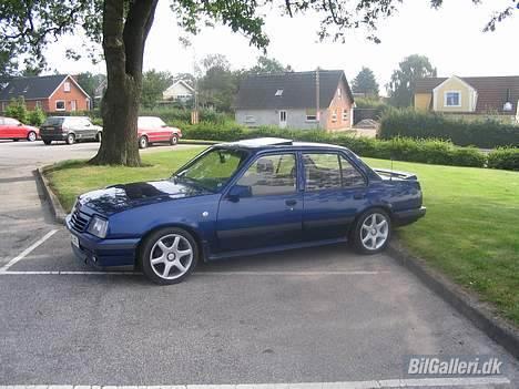 Opel ascona 2,0 GT solgt billede 6