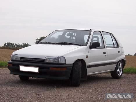 Daihatsu Charade CX 1.3i *SOLGT* billede 6