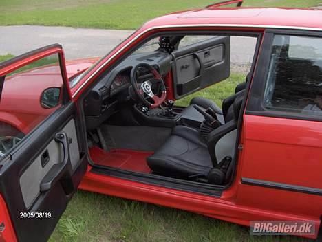 BMW e30 320i (donorbil) - det er så cockpittet.... billede 5