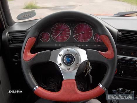 BMW e30 320i (donorbil) - rat og tjek urskiverne billede 6