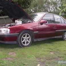Opel Omega a 2,6 (solgt)