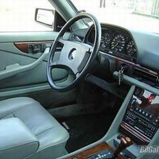 Mercedes Benz W126. - 560 SEC. 