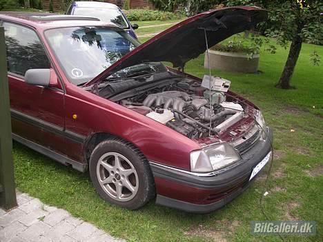 Opel Omega a 2,6 (solgt) billede 4
