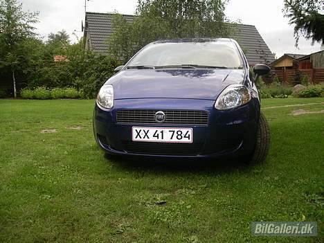 Opel Omega a 2,6 (solgt) - her er kærstens bil som jeg låner i ny og næ da min midlertide mondeo er Xploderet billede 5