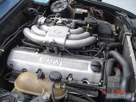 BMW E30 327i M-Technic 1 billede 3