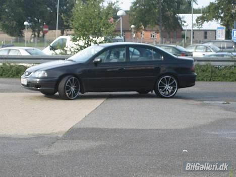 Toyota Avensis "SOLGT" billede 4