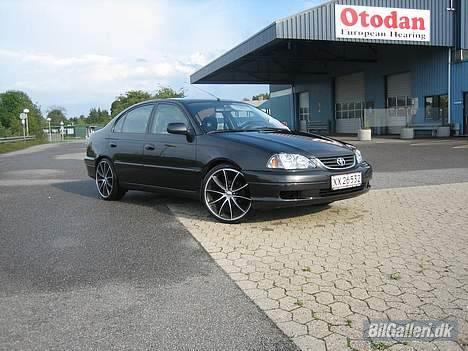 Toyota Avensis "SOLGT" billede 8