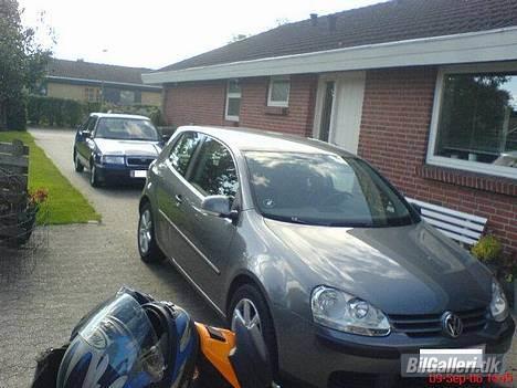 Skoda Felicia X-Line (Til salg) - Står lige bagved golfen ;) billede 3