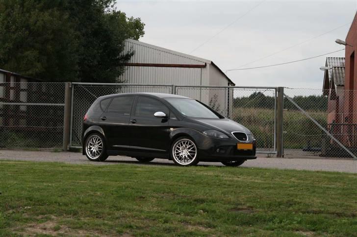 Seat Altea 2.0 TDi FR - SOLGT - Nyt billede (21/08-2006) efter montering af sorte ruder og 19" Fælge - 1 billede 12
