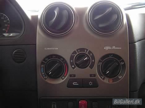 Alfa Romeo 146  L+ billede 15