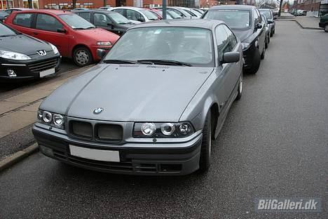 BMW 325i Coupe E36 (R) Solgt - Før klarglas tågelys billede 1