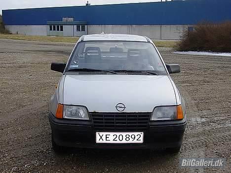 Opel Kadett E *solgt* billede 2