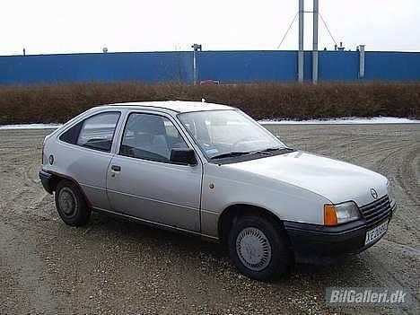 Opel Kadett E *solgt* billede 3