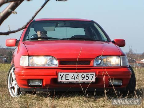 Ford Sierra GT 2,0i - Nye billeder med fælgene, rør, cosworth grill og greenfilter :) billede 1