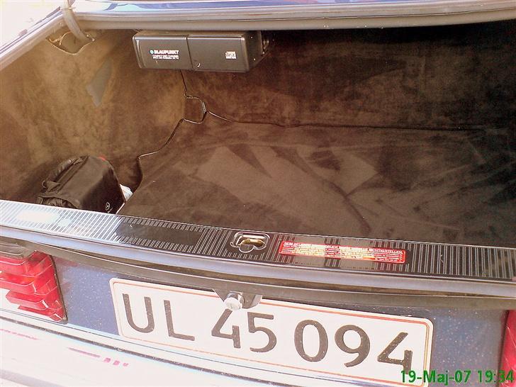 Mercedes Benz W126. - 560 SEC.  - Masser af plads selvom det er én coupe mener det er på 550liter. billede 13