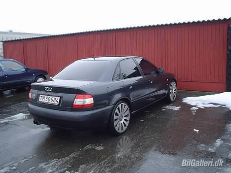 Audi A4 1,8 T *SOLGT* billede 18