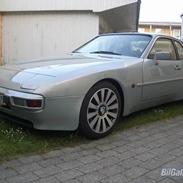 Porsche 944 (SOLGT)