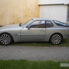 Porsche 944 (SOLGT)