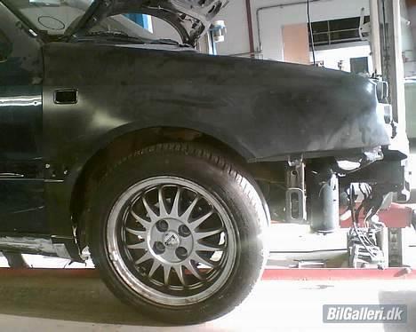 VW Golf 3 solgt - her gøres den klar til maler billede 9