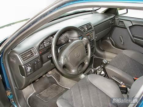 Opel Vectra A (Solgt) billede 11